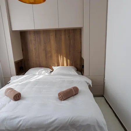 Sms Gold Apartament *